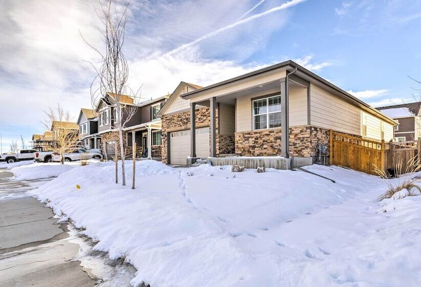 10 Mi To Dia: Spacious Aurora House W/ Yard!