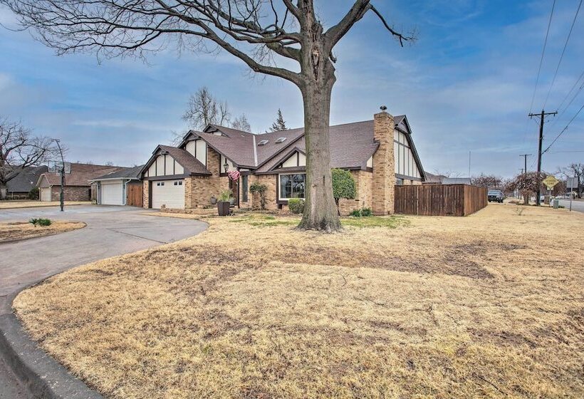 Spacious Bethany Home Near Lake Overholser!