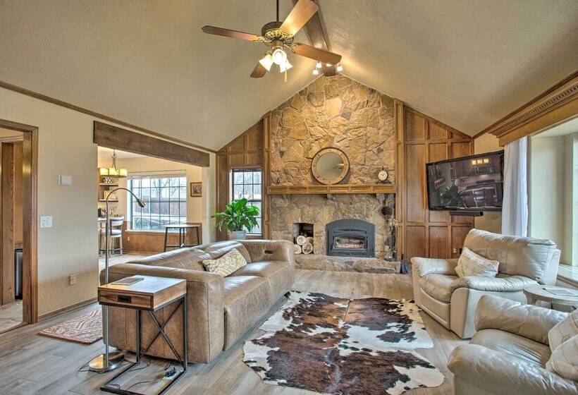 Spacious Bethany Home Near Lake Overholser!