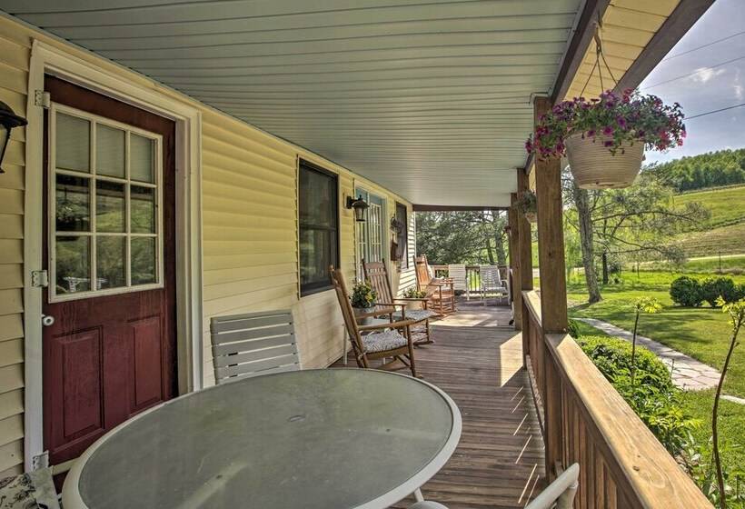 Spacious Faber Home W/ Yard, Steps To Winery!