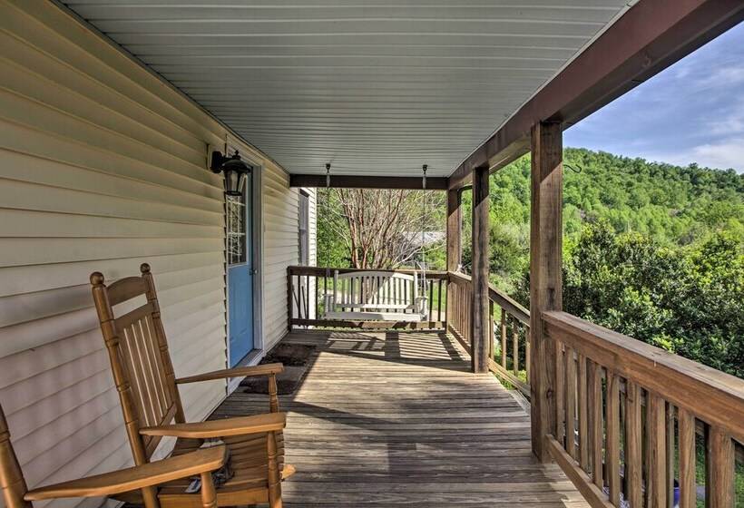 Spacious Faber Home W/ Yard, Steps To Winery!