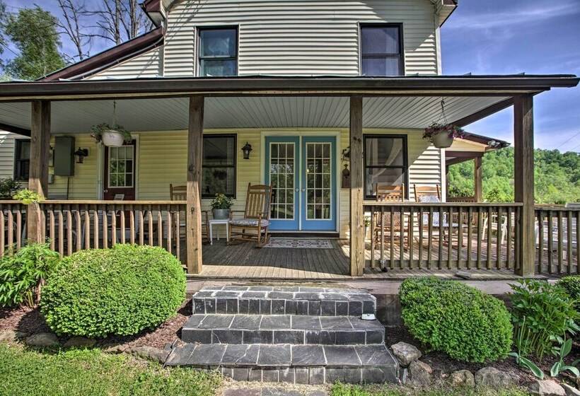 Spacious Faber Home W/ Yard, Steps To Winery!