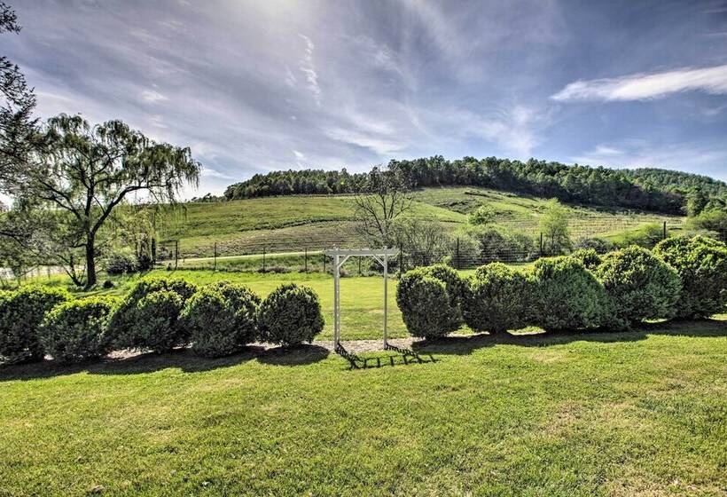 Spacious Faber Home W/ Yard, Steps To Winery!