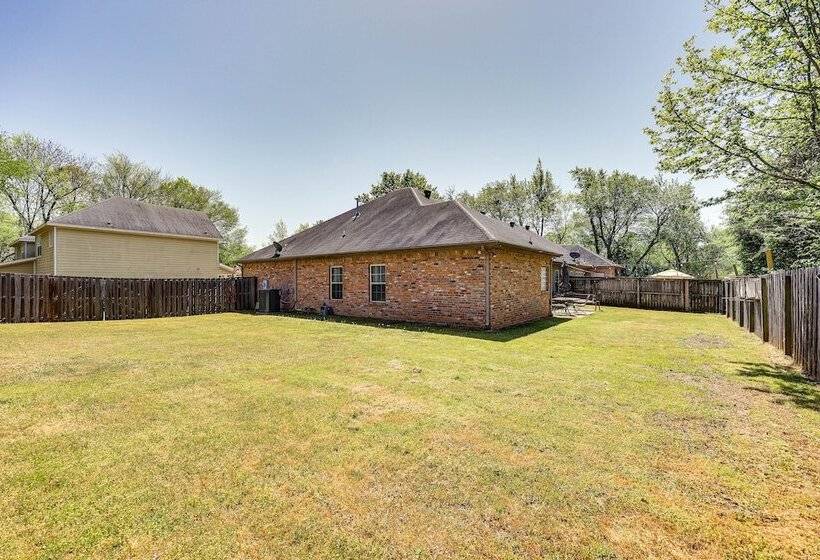Spacious Family Home 3 Mi To Downtown Fayetteville