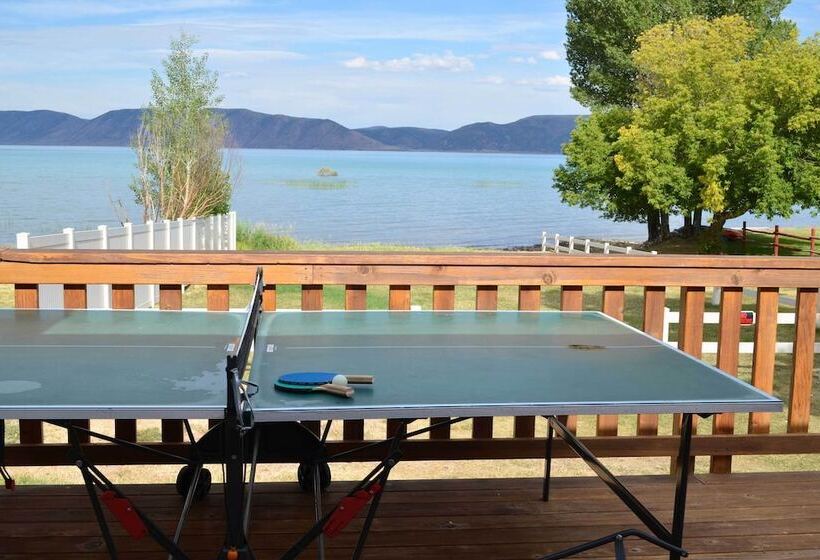 Spacious Family Home W/ Kayak + Deck On Bear Lake!