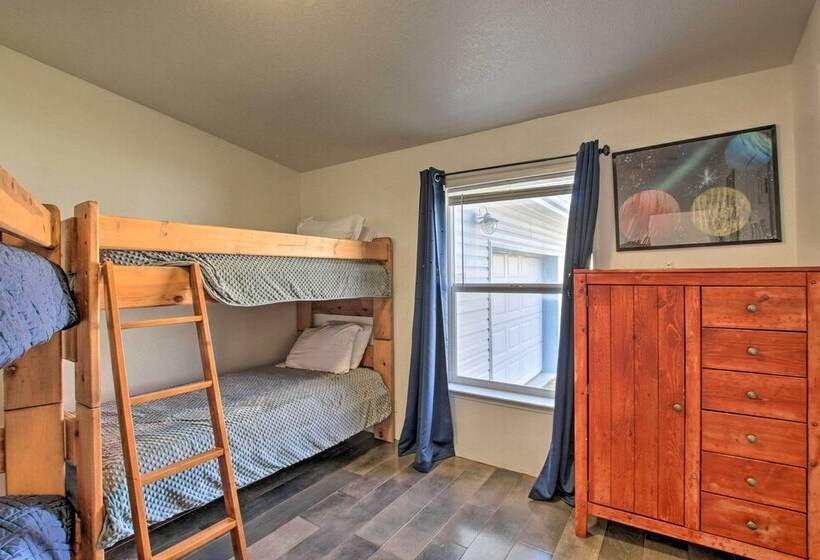 Spacious Family Home W/ Kayak + Deck On Bear Lake!