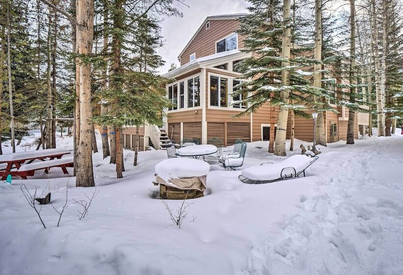 Spacious Frisco Retreat W/ Private Hot Tub!