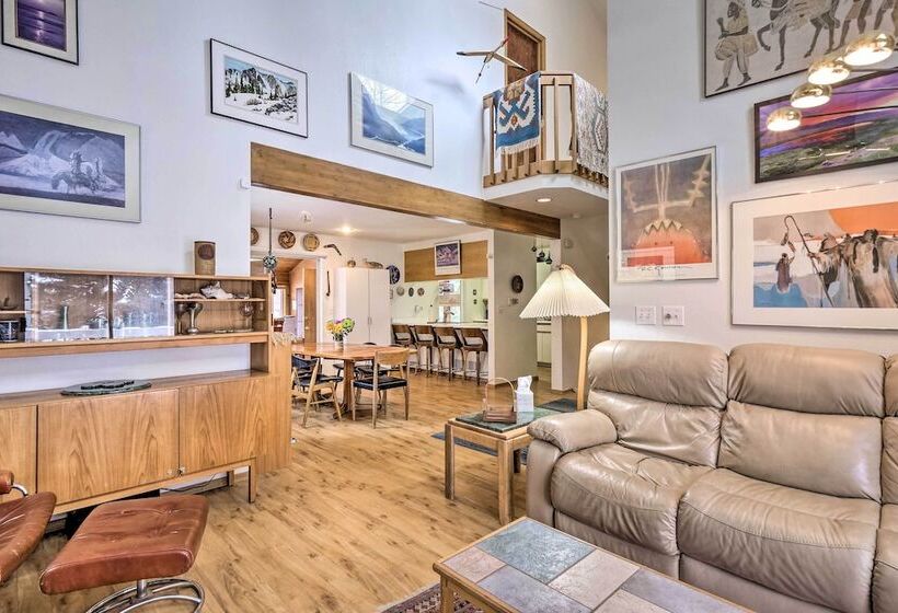 Spacious Frisco Retreat W/ Private Hot Tub!