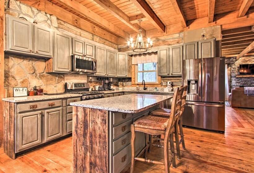 Spacious Gatlinburg Cabin W/ Hot Tub & Game Room!