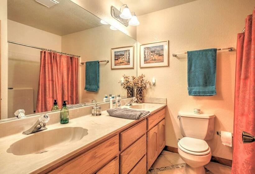 Spacious Kelseyville Home W/ Large Lakefront Deck!