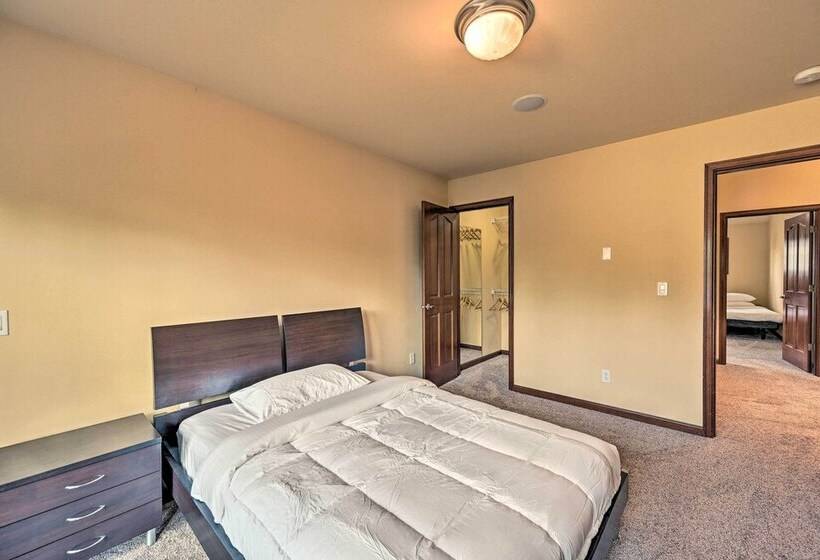 Spacious Kirkland Home 15 Mi To Dtwn Seattle!