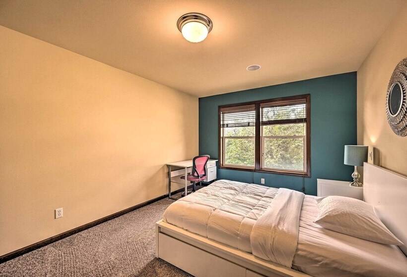 Spacious Kirkland Home 15 Mi To Dtwn Seattle!