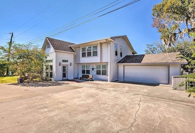 Spacious Livingston Home W/ Private Boat Dock