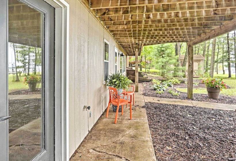 Spacious Luxury Cabin W/deck & Dock On Bone Lake