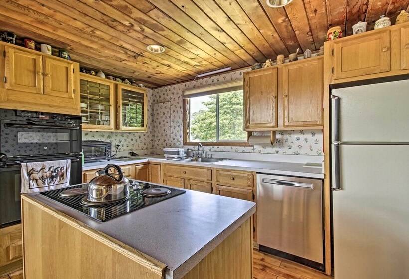 Spacious Mountain Home: Family, Pet & Wfh Friendly
