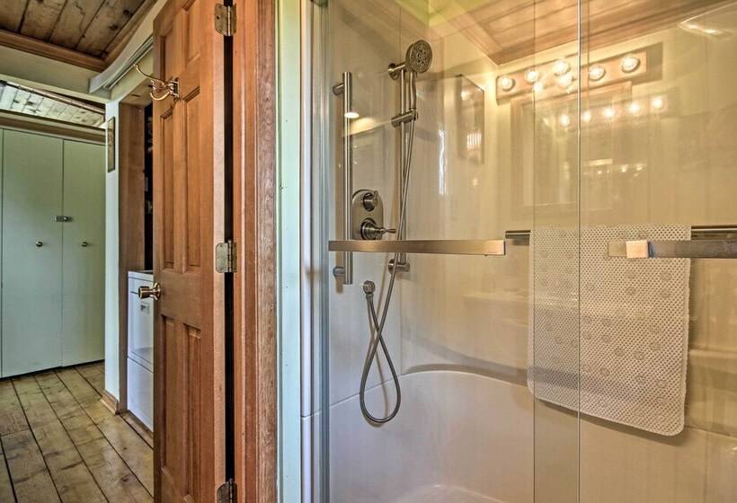 Spacious Mountain Home: Family, Pet & Wfh Friendly