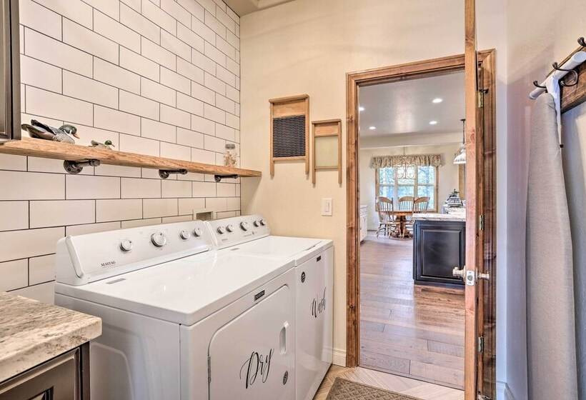 5 Mi To Big Bear Lake: Home W/ Hot Tub!