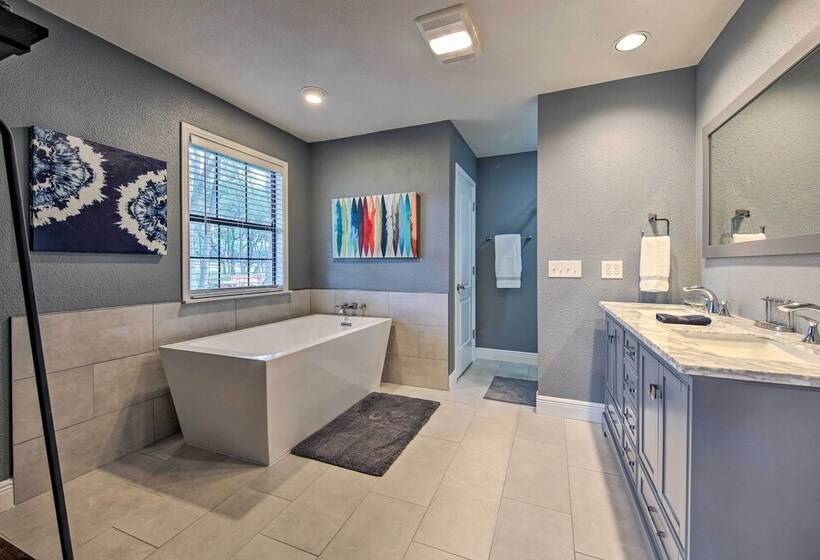 Spacious New Braunfels Escape W/ Private Deck!