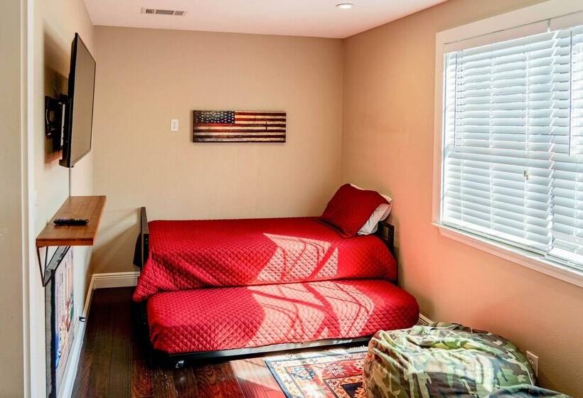 Spacious New Braunfels Escape W/ Private Deck!