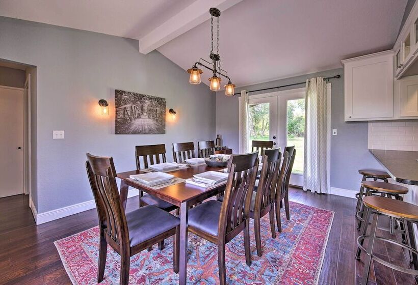 Spacious New Braunfels Escape W/ Private Deck!