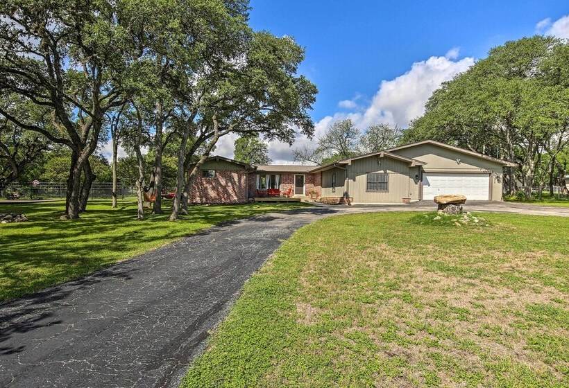 Spacious New Braunfels Escape W/ Private Deck!