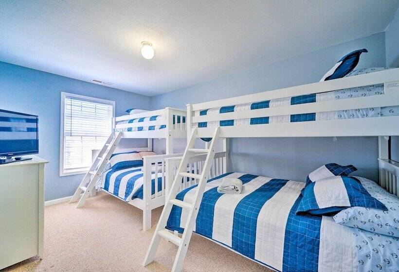 Spacious North Topsail Family Home With 2 Decks