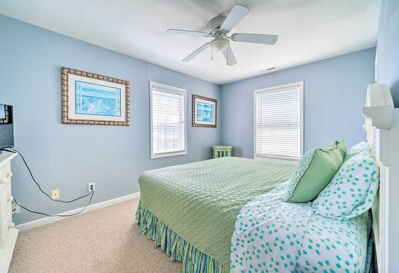 Spacious North Topsail Family Home With 2 Decks