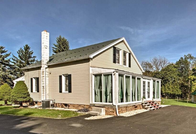 Spacious Retreat W/ Pool ~ 2 Mi To Hershey Park!