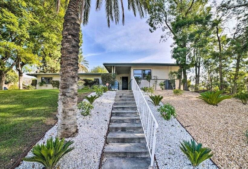 Spacious Riverside Home W/ Game Room & Yard