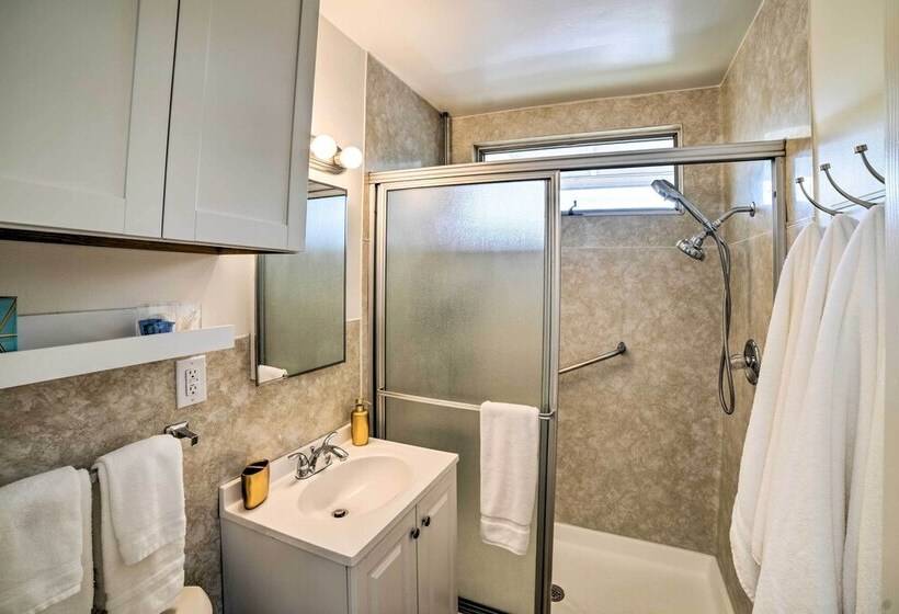 Spacious Riverside Home W/ Game Room & Yard