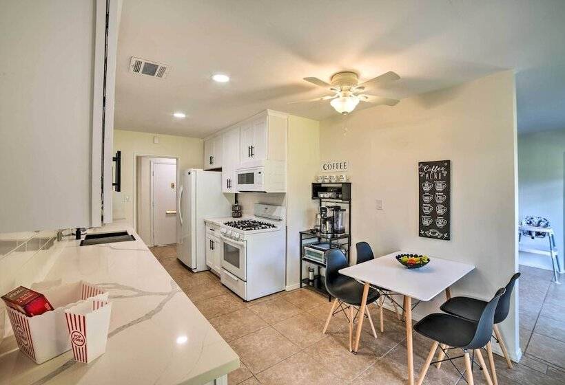 Spacious Riverside Home W/ Game Room & Yard