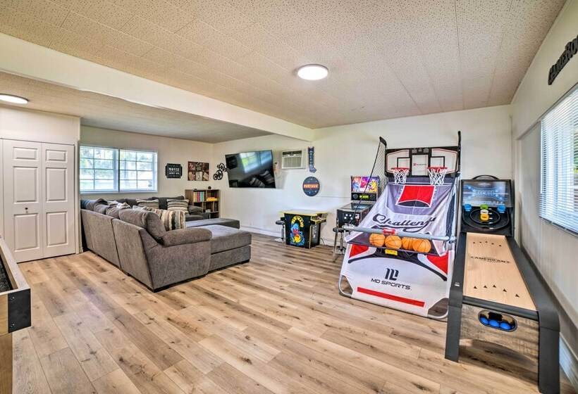 Spacious Riverside Home W/ Game Room & Yard
