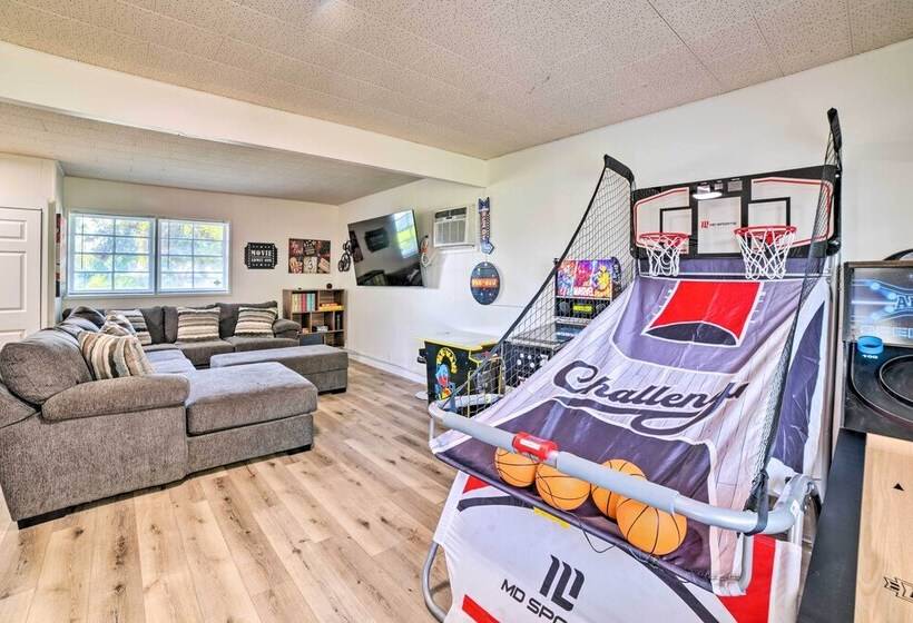 Spacious Riverside Home W/ Game Room & Yard