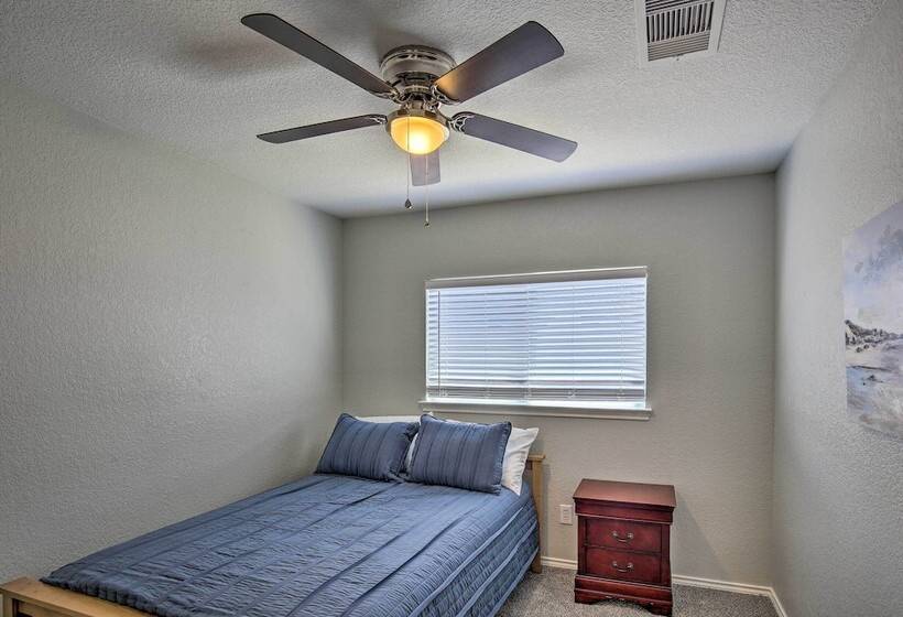 Spacious San Antonio Home ~ 9 Miles To Usta!