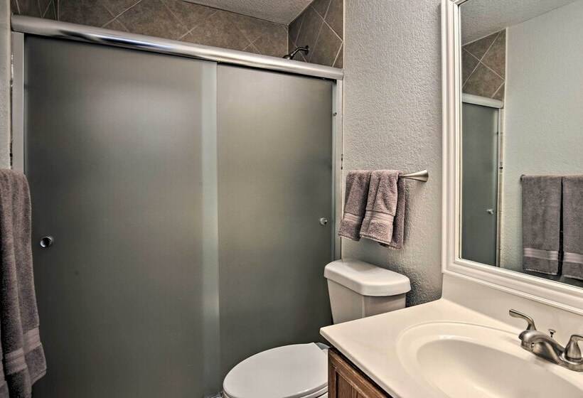 Spacious San Antonio Home ~ 9 Miles To Usta!