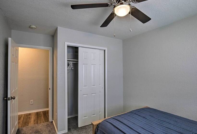 Spacious San Antonio Home ~ 9 Miles To Usta!