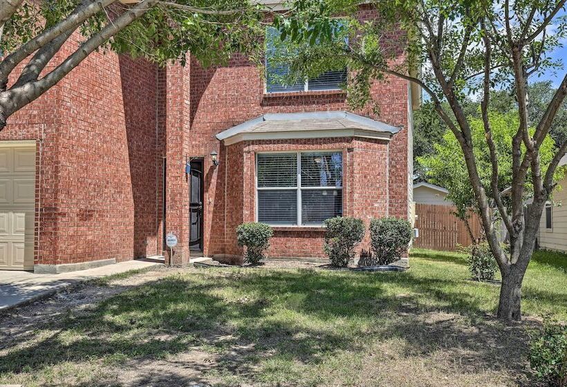 Spacious San Antonio Home ~ 9 Miles To Usta!