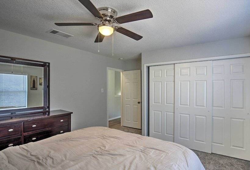 Spacious San Antonio Home ~ 9 Miles To Usta!