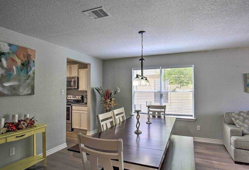 Spacious San Antonio Home ~ 9 Miles To Usta!
