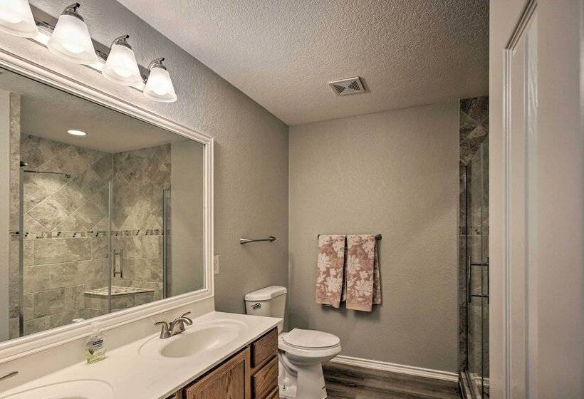 Spacious San Antonio Home ~ 9 Miles To Usta!