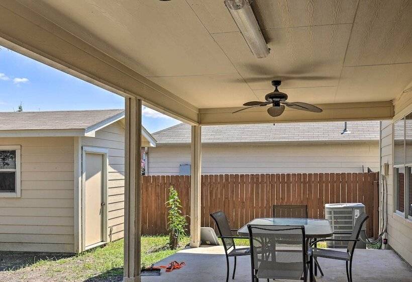 Spacious San Antonio Home ~ 9 Miles To Usta!