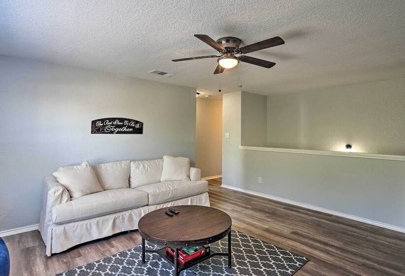 Spacious San Antonio Home ~ 9 Miles To Usta!