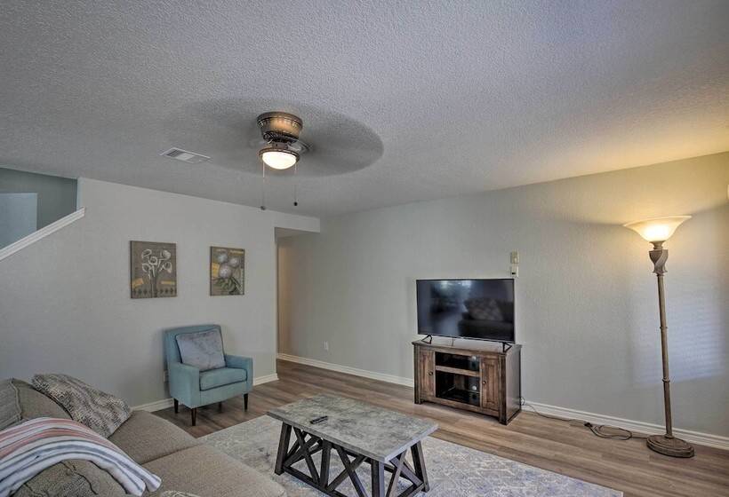 Spacious San Antonio Home ~ 9 Miles To Usta!