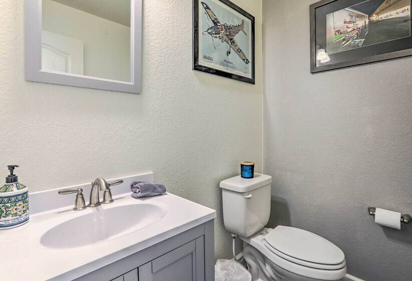 Sparks Home W/ Air Racing Decor + Hot Tub!