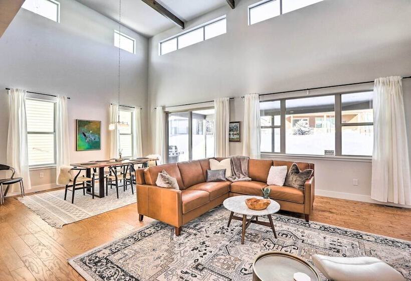 Hike & Ski: Stunning Home W/ Hot Tub In Granby!