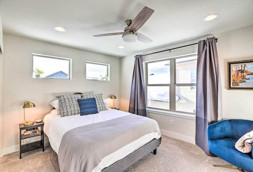 Hike & Ski: Stunning Home W/ Hot Tub In Granby!