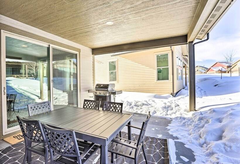 Hike & Ski: Stunning Home W/ Hot Tub In Granby!