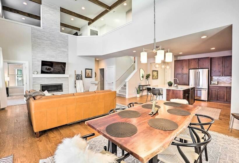 Hike & Ski: Stunning Home W/ Hot Tub In Granby!