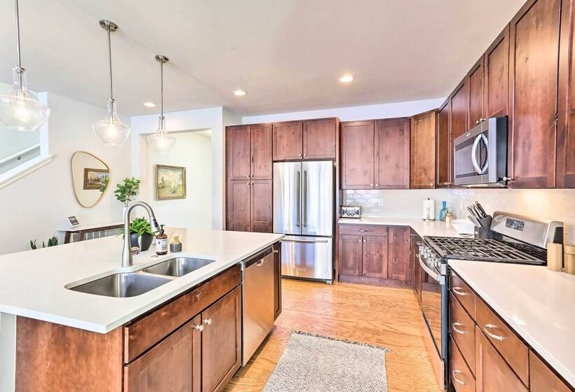 Hike & Ski: Stunning Home W/ Hot Tub In Granby!