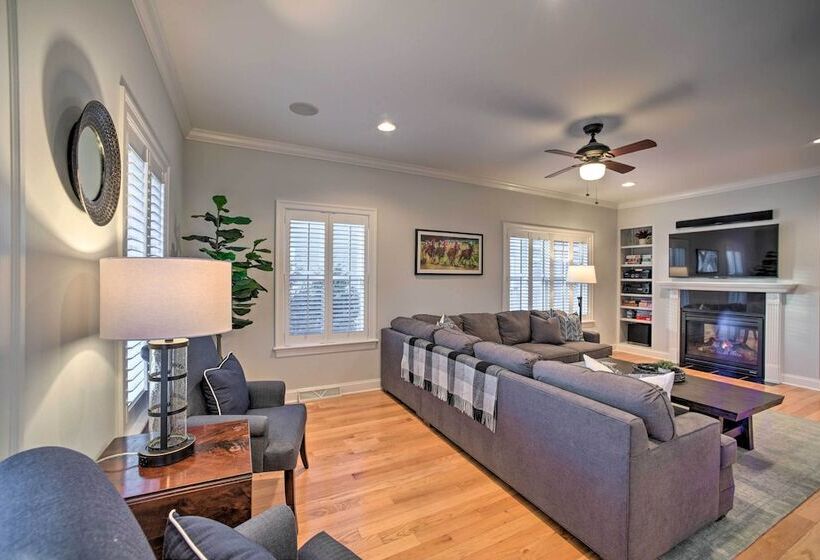 Stunning House W/ Deck, Game Room & Home Gym!